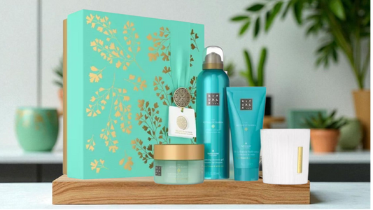 The Ritual of Karma Gift Set M – Luxus Pflege-Set mit Duschschaum, Körpercreme, Peeling & Duftkerze