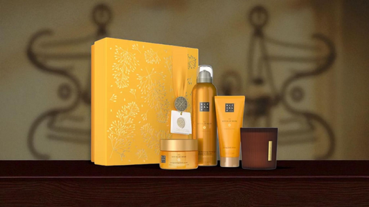 The Ritual of Mehr Gift Set M – Pflege-Set mit Duschschaum, Körpercreme, Peeling & Duftkerze